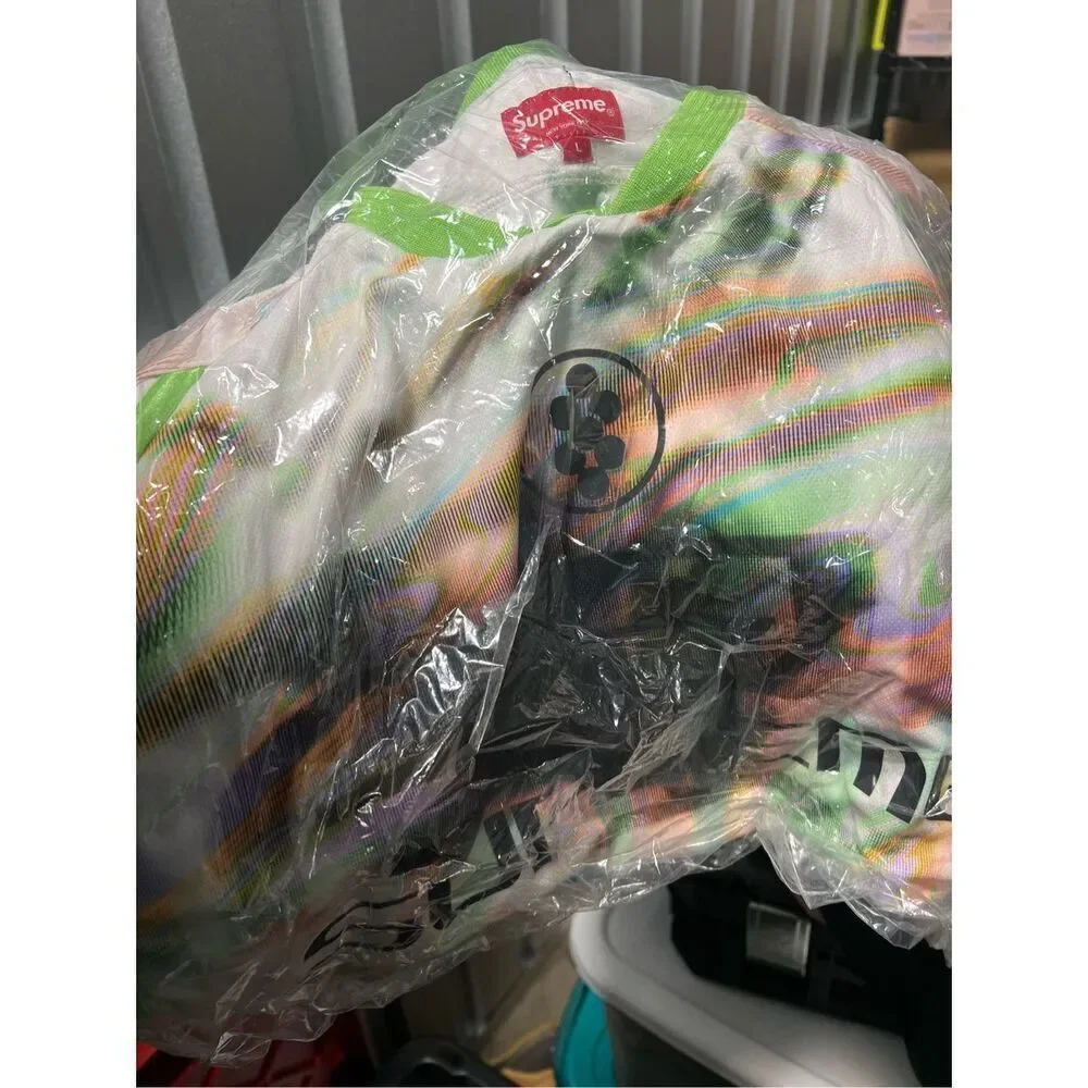 Supreme Feedback Soccer Football Jersey White Size Large New IN HAND - Picture 3 of 7